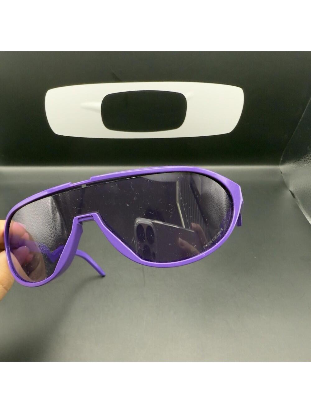 Oakley CMDN Electric Purple Grey Lenses OO9467-0433 (No Wicket/Icons/Nose Piece) - Picture 11 of 12